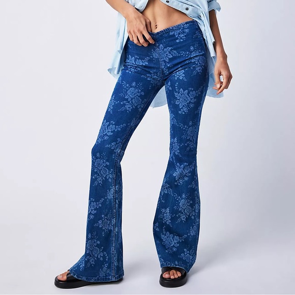 🌟FREE PEOPLE We The Free Penny Pull-On Printed Flare Jeans-Size 29 - Picture 5 of 15